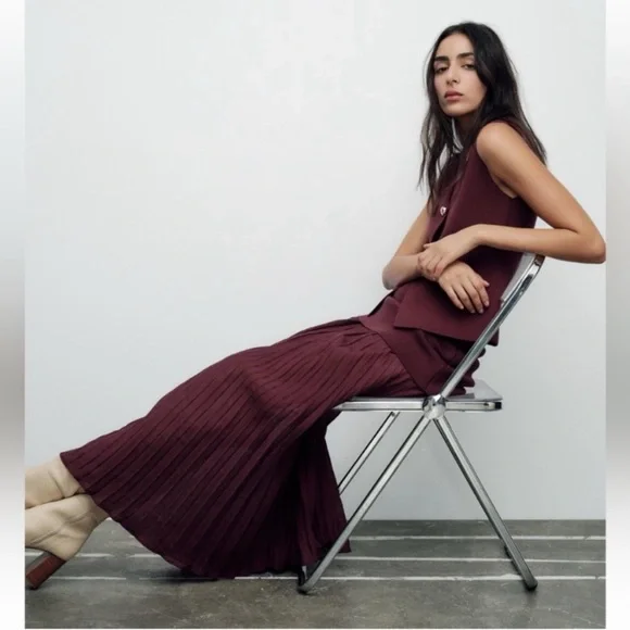 ZARA BURGUNDY MIXED PLEATED KNIT SKIRT
